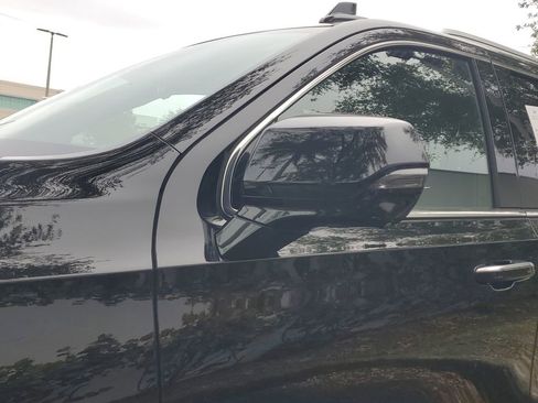 Used 2023 Cadillac Escalade Premium Luxury w/ Performance Package image 12