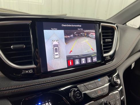 Used 2026 Chrysler Pacifica Pinnacle w/ Trailer Tow Group image 18