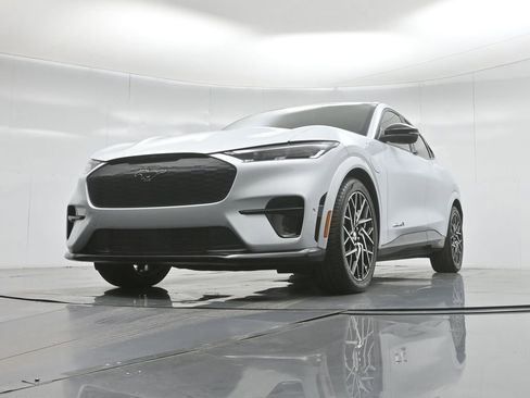 Certified 2023 Ford Mustang Mach-E GT w/ GT Performance Edition image 46