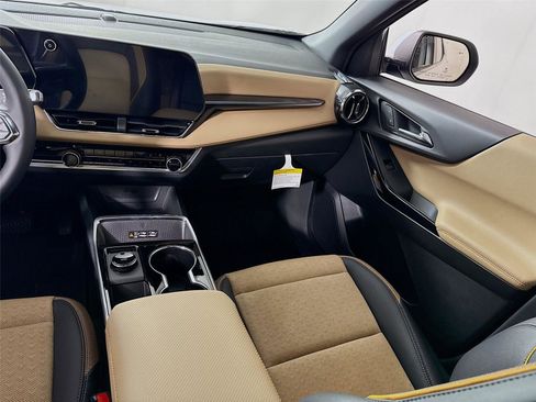 New 2026 Chevrolet Equinox ACTIV w/ Convenience Package III image 17