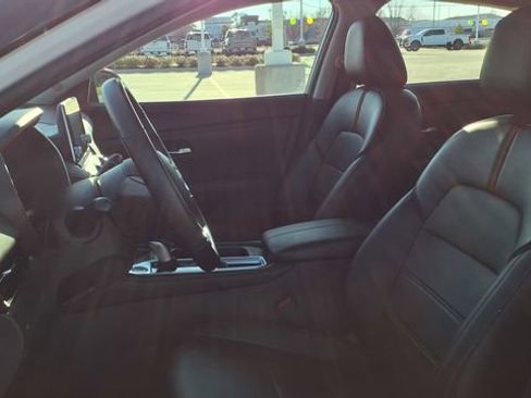 Used 2024 Nissan Sentra SR w/ SR Premium Package image 14