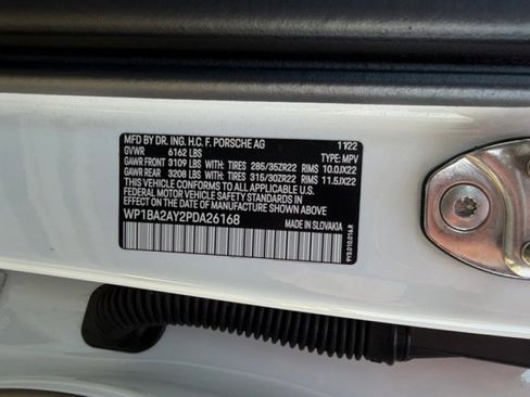 Used 2023 Porsche Cayenne Platinum Edition w/ Performance Package image 23