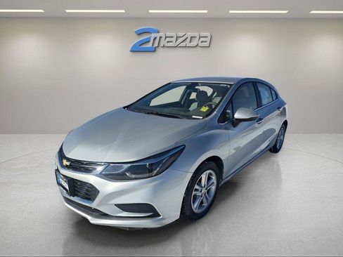 Used 2017 Chevrolet Cruze LT image 1