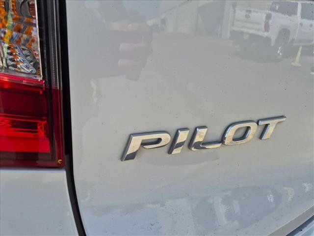 Used 2020 Honda Pilot Touring image 11