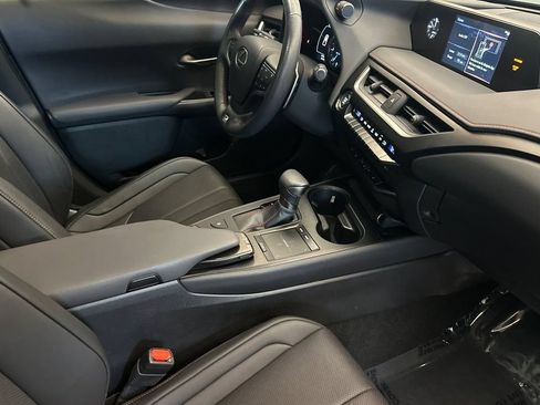 Used 2019 Lexus UX 200 F Sport w/ F Sport Premium Package FWD image 16
