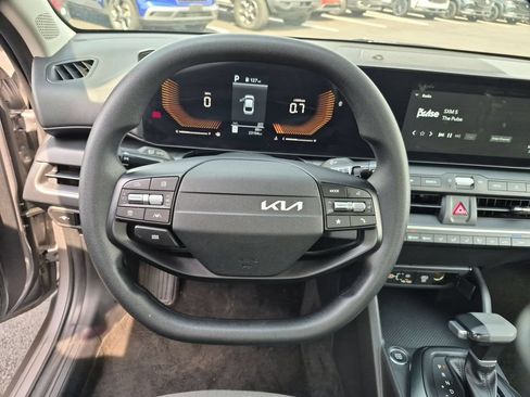 Used 2025 Kia K4 FWD image 22