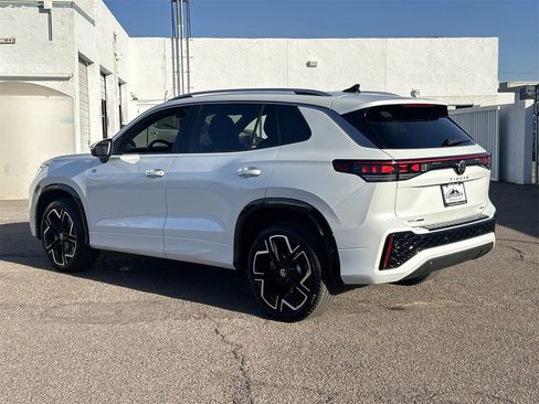 New 2026 Volkswagen Tiguan SEL R-Line image 4