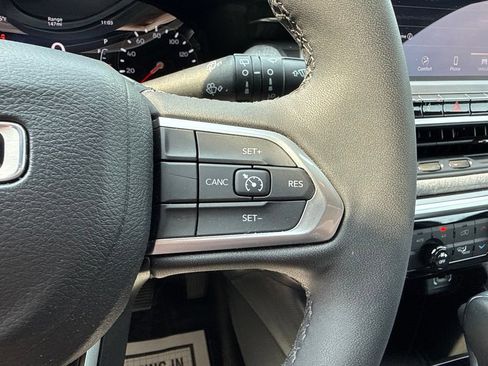 Used 2023 Jeep Compass Latitude w/ Convenience Group AWD/4WD image 26