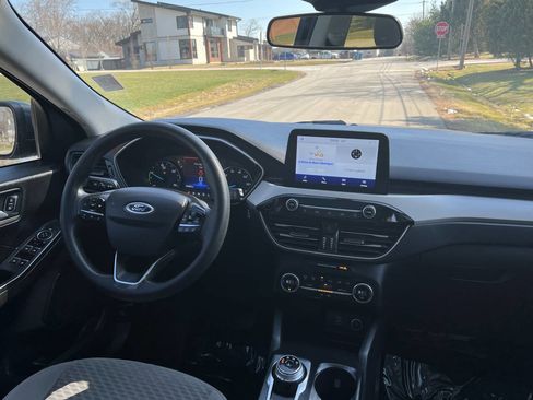 Used 2021 Ford Escape SE image 17