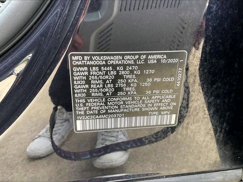 Used 2021 Volkswagen Atlas Cross Sport SE image 34