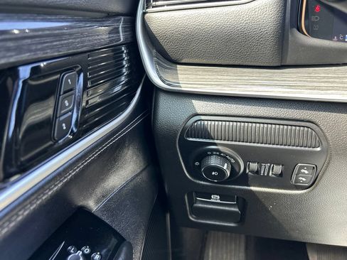 Used 2022 Jeep Wagoneer Series III AWD/4WD image 26
