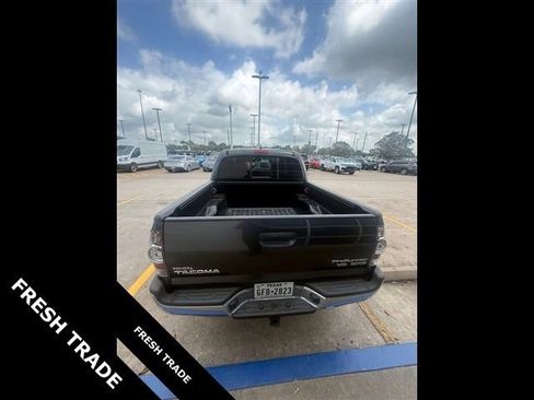 Used 2015 Toyota Tacoma PreRunner w/ SR5 Package image 4