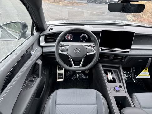 New 2026 Volkswagen Tiguan SE R-Line AWD/4WD image 15