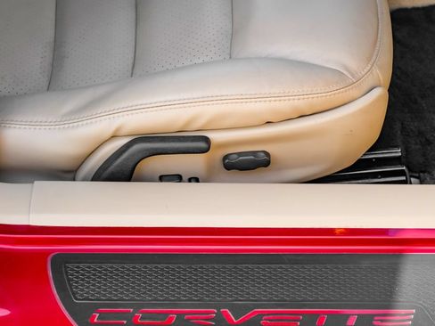 Used 2007 Chevrolet Corvette Convertible w/ Preferred Equipment Group RWD image 30