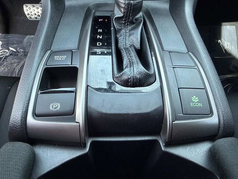 Used 2018 Honda Civic Sport image 32