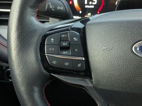 Used 2025 Ford Explorer ST-Line w/ ST-Line Street Pack AWD/4WD image 4