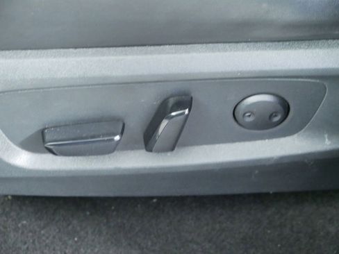 Used 2023 Nissan Pathfinder Platinum w/ Cargo Package AWD/4WD image 22