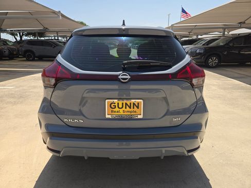 Used 2024 Nissan Kicks SR w/ SR Premium Package FWD image 4
