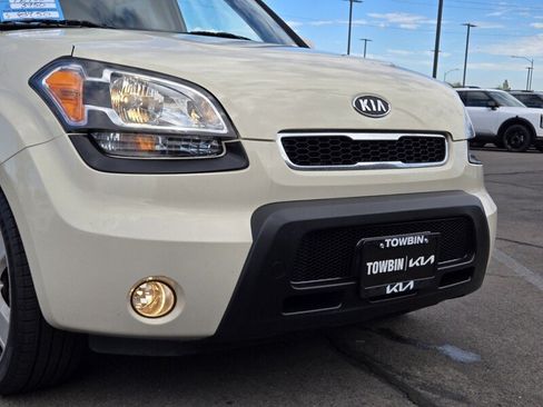Used 2010 Kia Soul ! FWD image 9