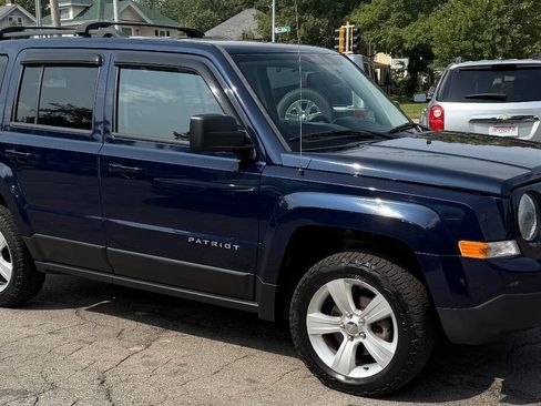 Used 2015 Jeep Patriot Latitude w/ Sun/Sound Group AWD/4WD image 8