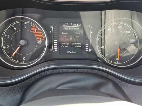 Used 2020 Jeep Cherokee Latitude Plus image 19