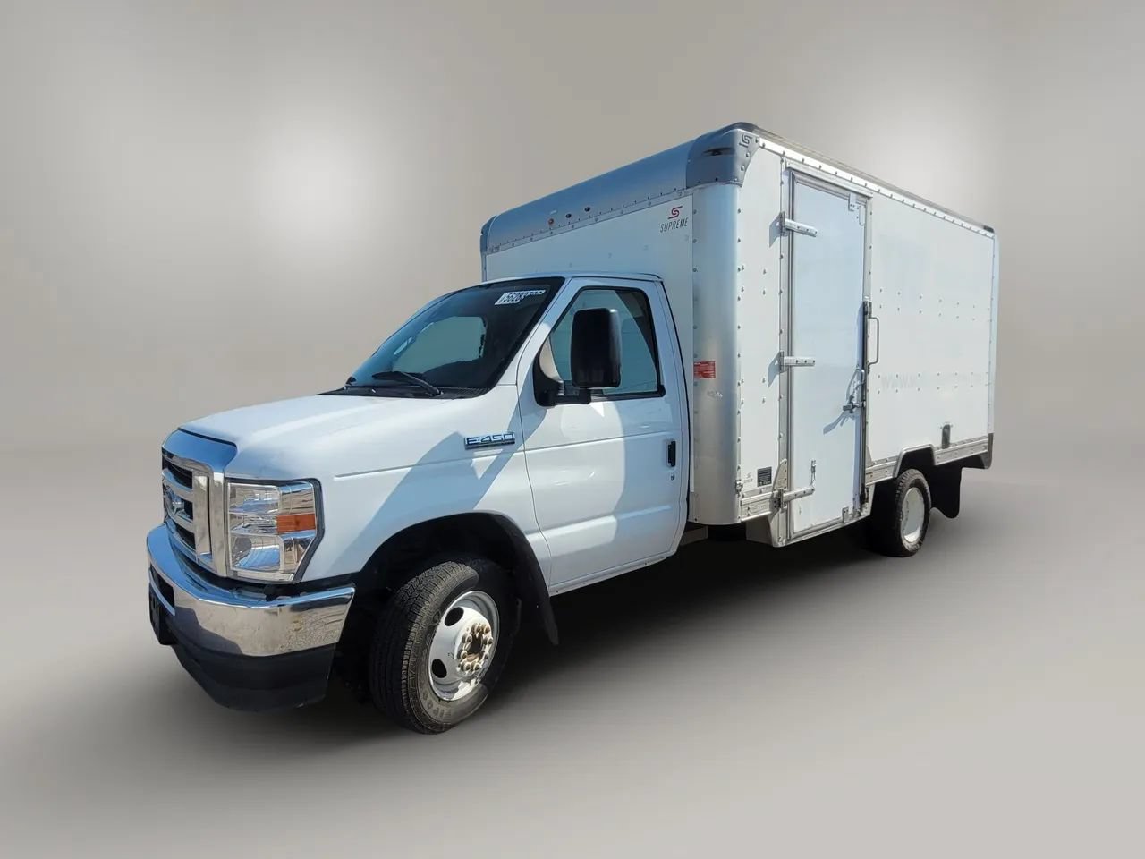 Used 2021 Ford E-450 and Econoline 450 Super Duty RWD image 32