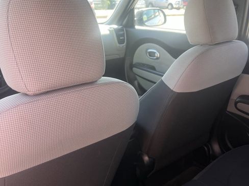 Used 2015 Kia Soul image 19