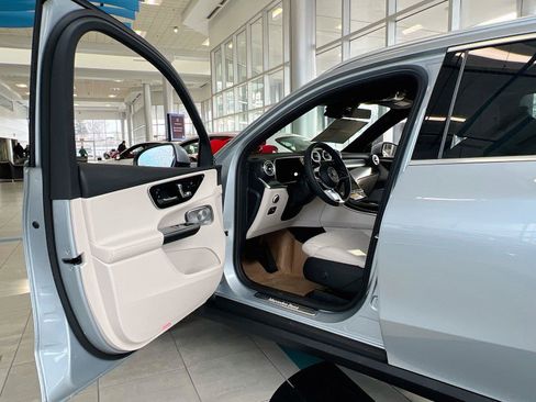 Used 2026 Mercedes-Benz GLC 300 4MATIC image 10