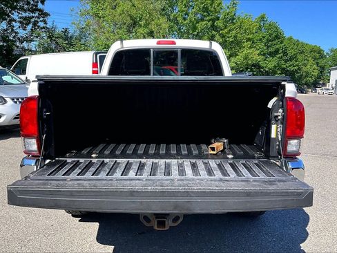 Certified 2019 Toyota Tacoma SR5 AWD/4WD image 30