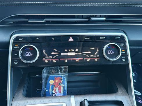 Used 2022 Genesis GV80 2.5T w/ Prestige Package 04 image 35