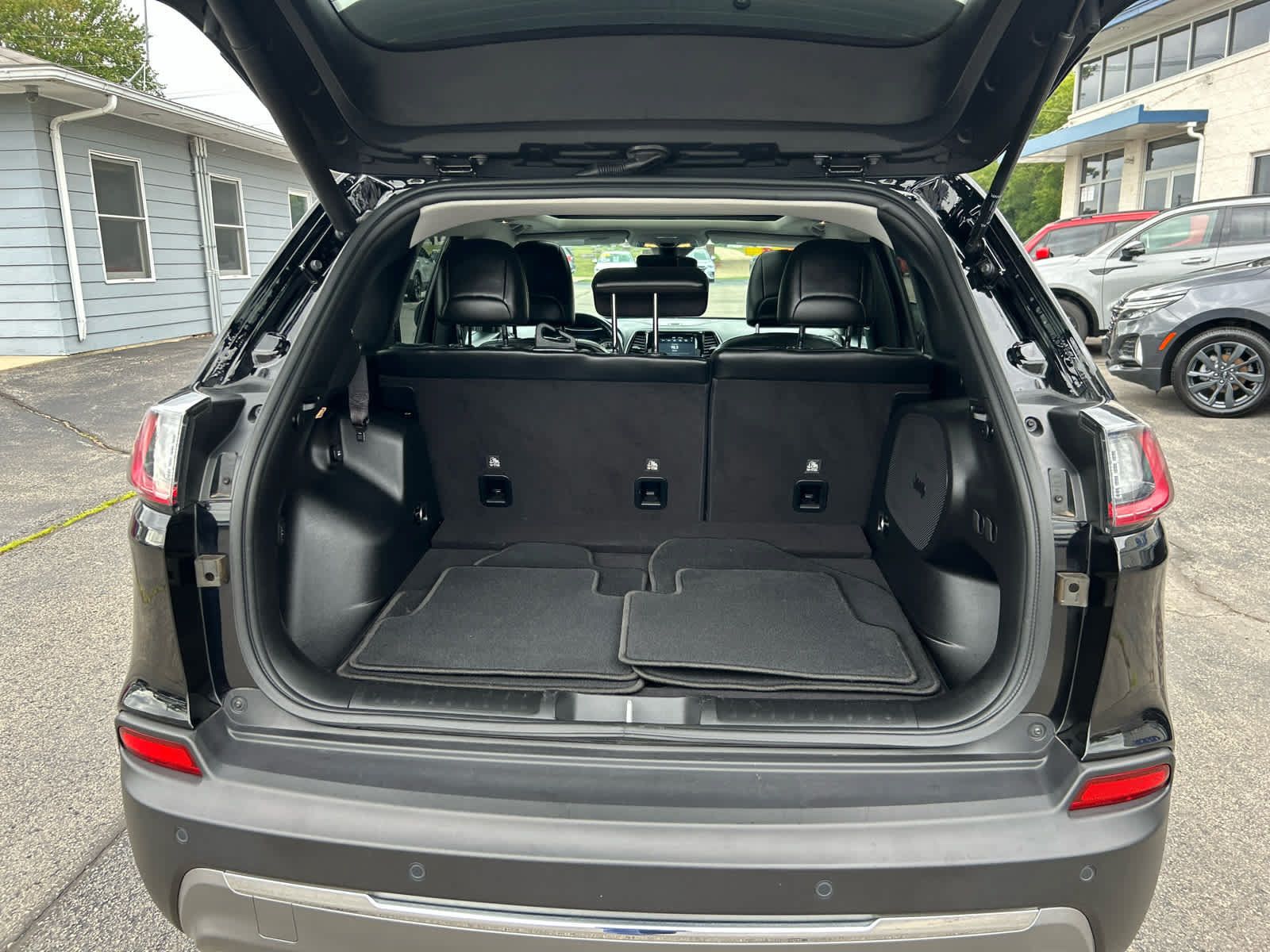 Used 2021 Jeep Cherokee Limited AWD/4WD image 27