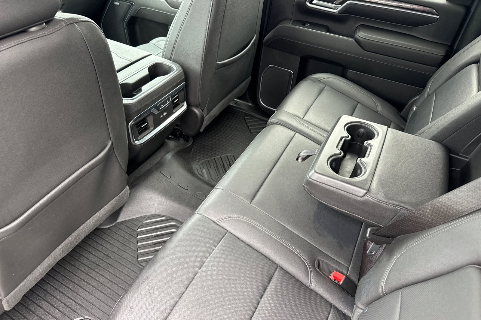 Used 2024 Chevrolet Silverado 2500 LTZ w/ LTZ Premium Package AWD/4WD image 15