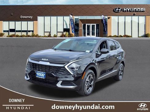 Used 2025 Kia Sportage LX FWD image 1