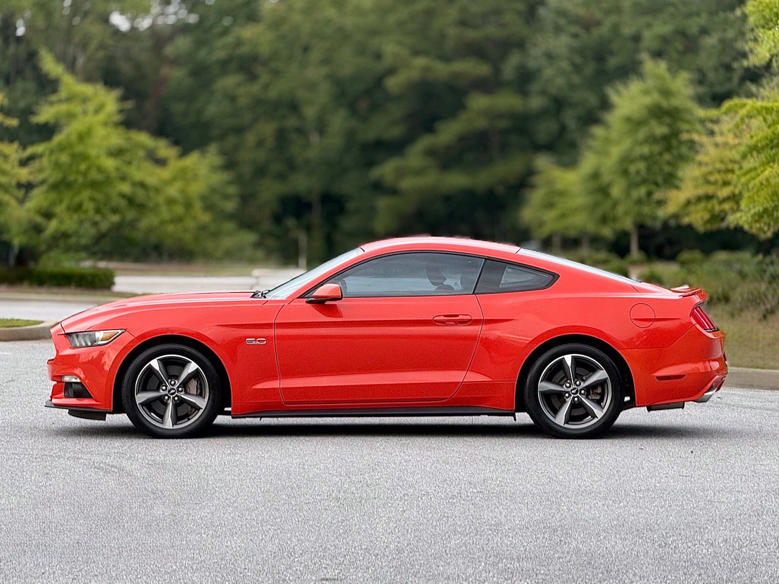 Used 2016 Ford Mustang GT RWD image 9