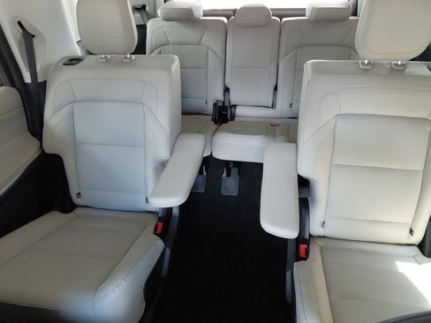 New 2026 Lincoln Navigator Premiere AWD/4WD image 42