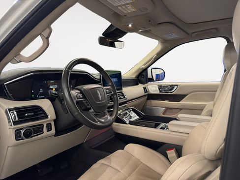 Used 2020 Lincoln Navigator Reserve w/ Equipment Group 208A Reserve AWD/4WD image 9