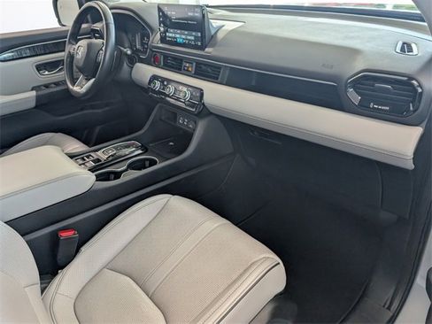 Used 2023 Honda Pilot Elite image 15