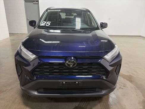 Used 2025 Toyota RAV4 XLE AWD/4WD image 33