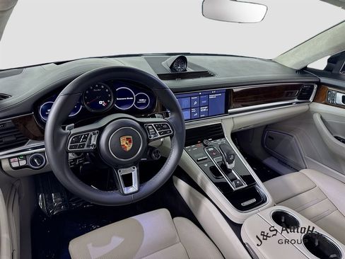 Used 2020 Porsche Panamera Turbo w/ Sport Package image 30