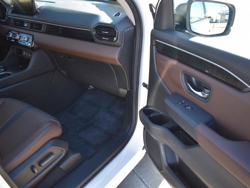 Used 2025 Honda Pilot Elite image 18