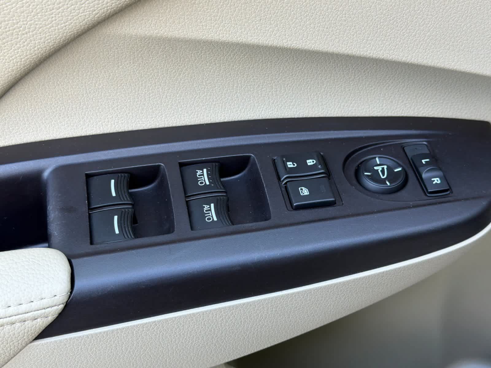 Used 2018 Acura RDX w/ Advance Package FWD image 13