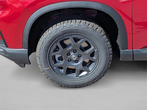 New 2025 Honda Pilot TrailSport image 10