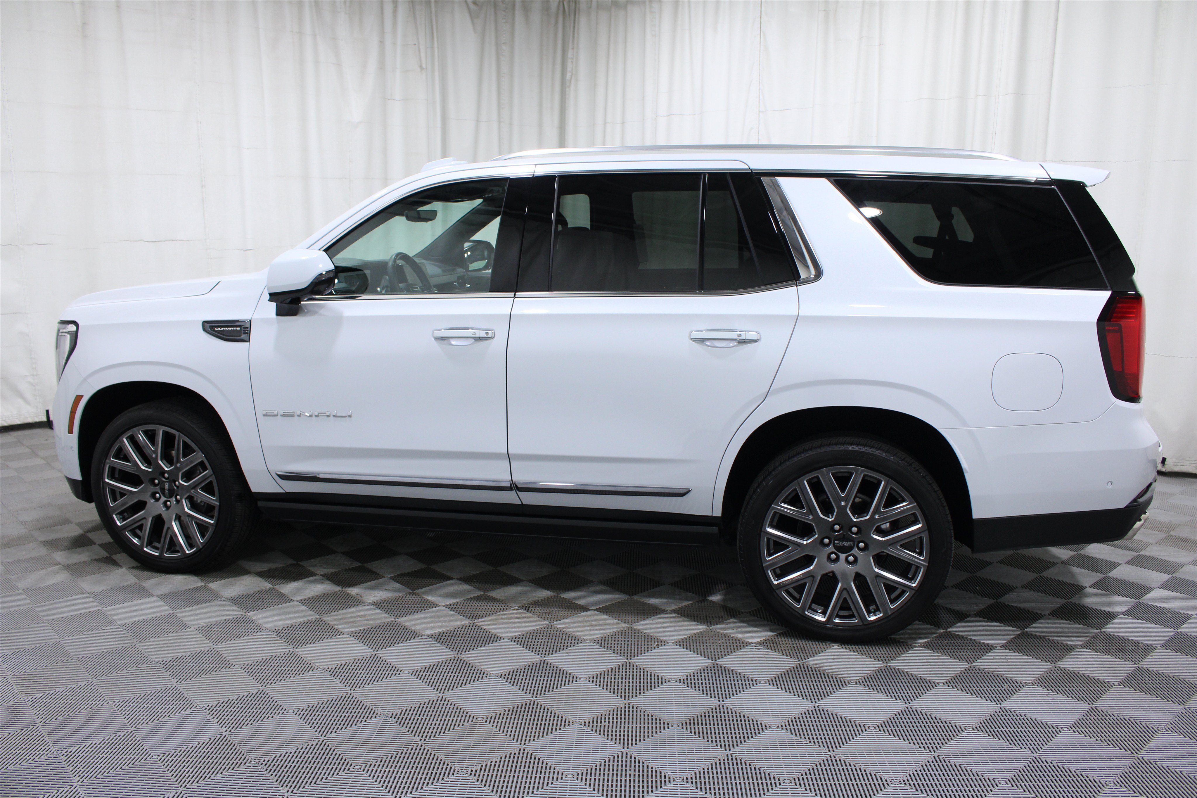Used 2026 GMC Yukon Denali Ultimate AWD/4WD image 40