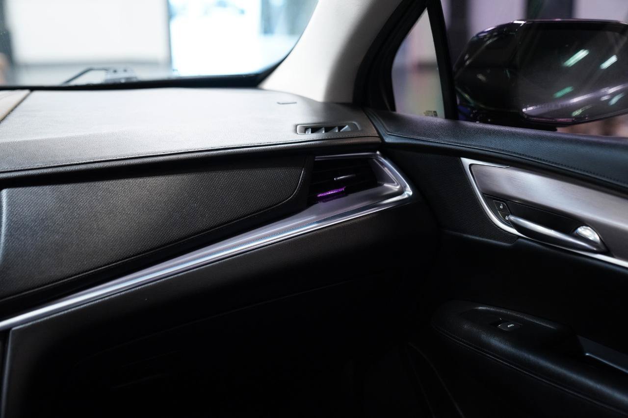 Used 2018 Cadillac XT5 Luxury w/ LPO, Black Ice Package FWD image 27