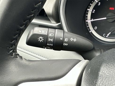 Certified 2023 Toyota Highlander XLE image 27