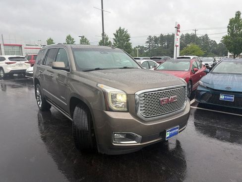 Used 2016 GMC Yukon Denali w/ Open Road Package AWD/4WD image 3