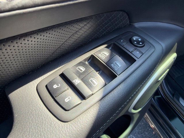 Used 2021 Jeep Grand Cherokee SRT AWD/4WD image 28