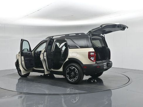 Used 2025 Ford Bronco Sport Outer Banks w/ Outer Banks Tech Package+ AWD/4WD image 37