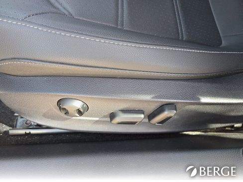 Used 2021 Volkswagen Passat 2.0T SE image 16