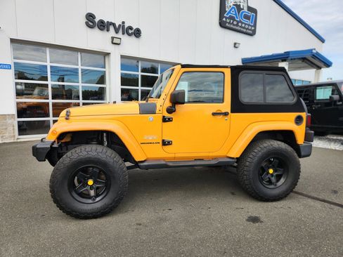 Used 2012 Jeep Wrangler Sahara AWD/4WD image 8